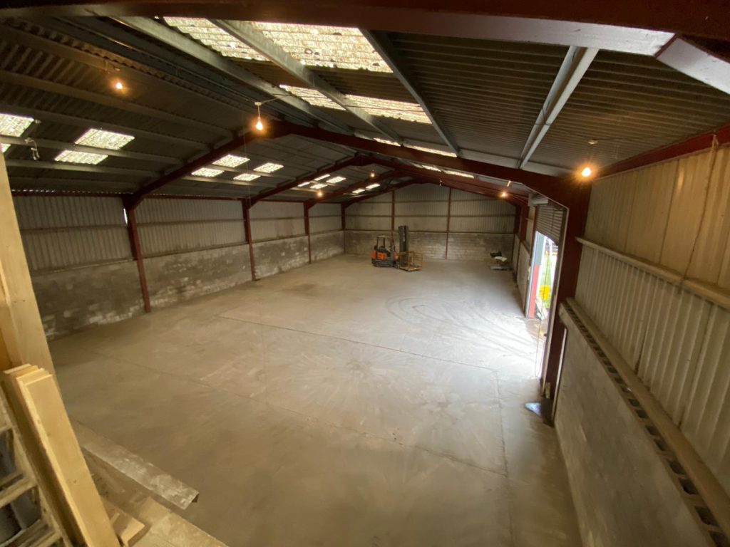 extra large unit for hire cardiff